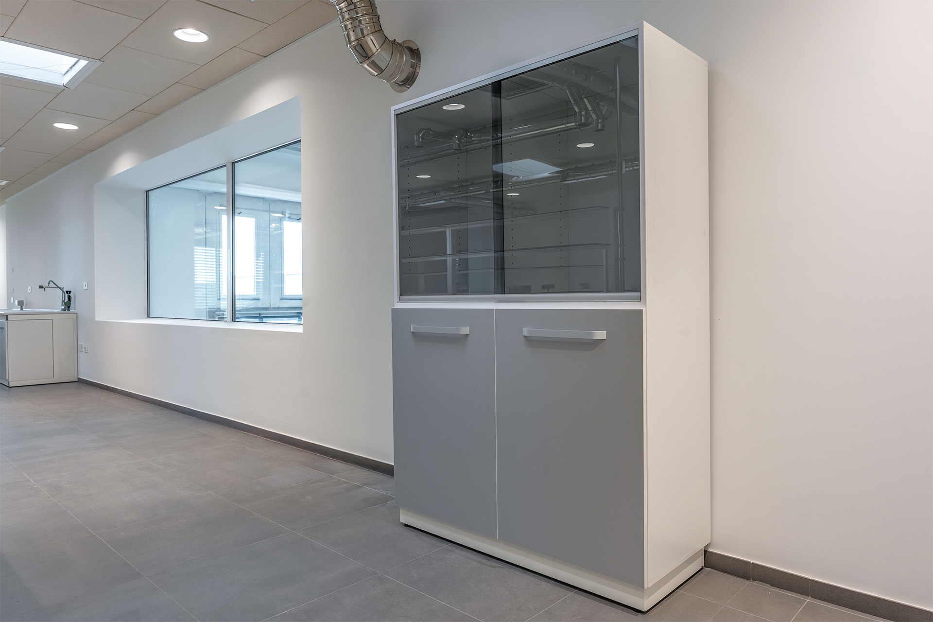 Armadio per strumentazioni da laboratorio