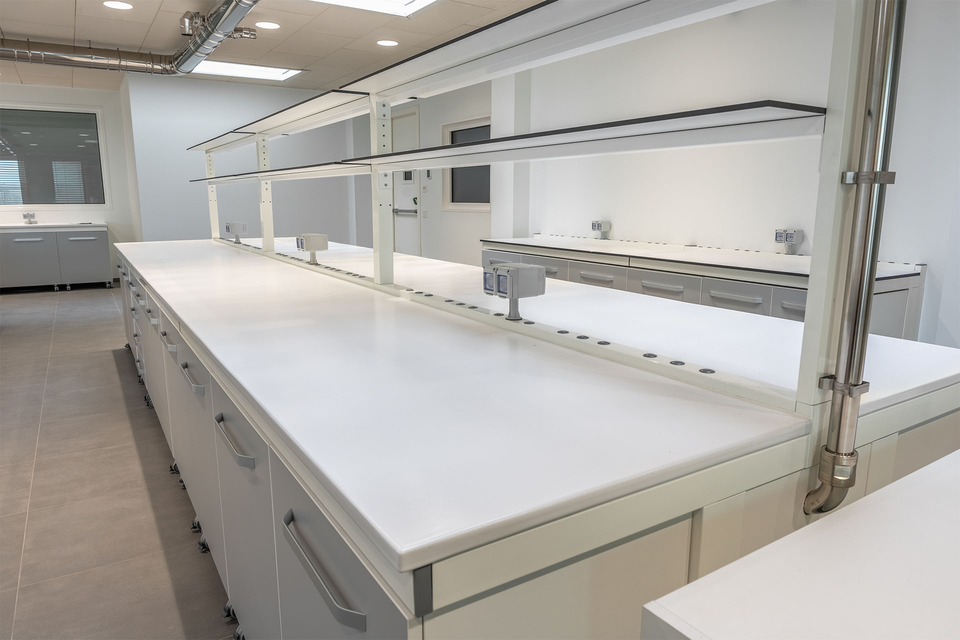 Piano in gres per laboratorio